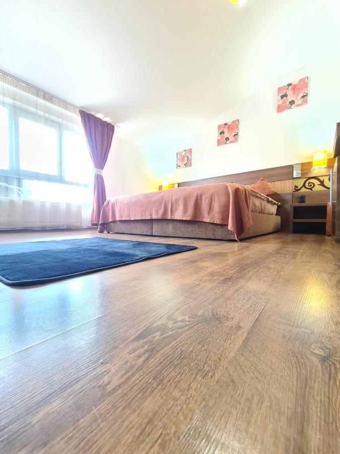 Garsoniera Privata Bed and Breakfast Bukarest Eksteriør billede